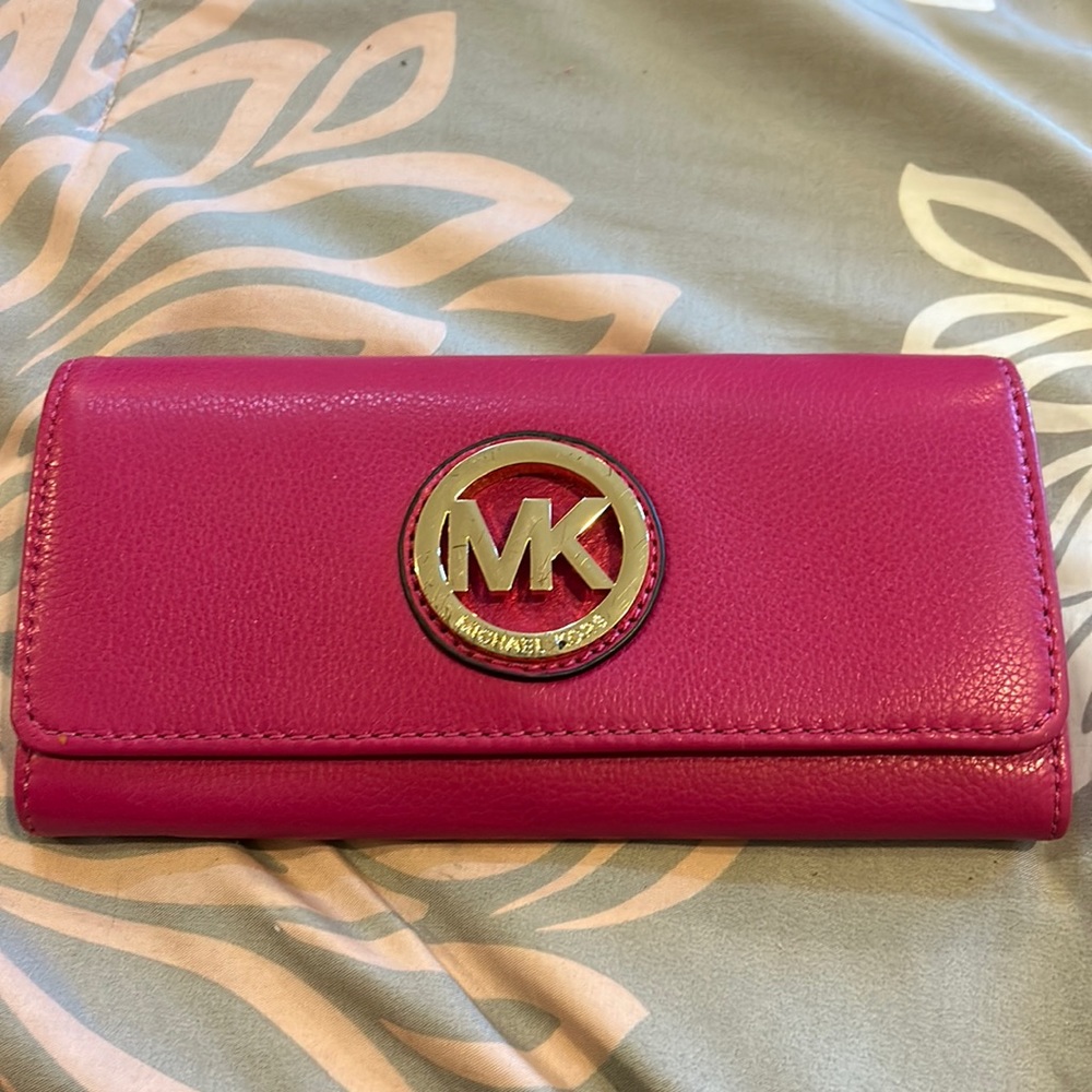 Michael kors pink pebbled leather wallet